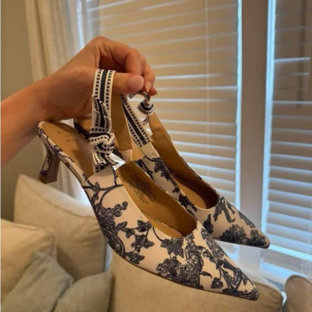 Women's Pointed Toe Slingback Heels in White and Navy Floral